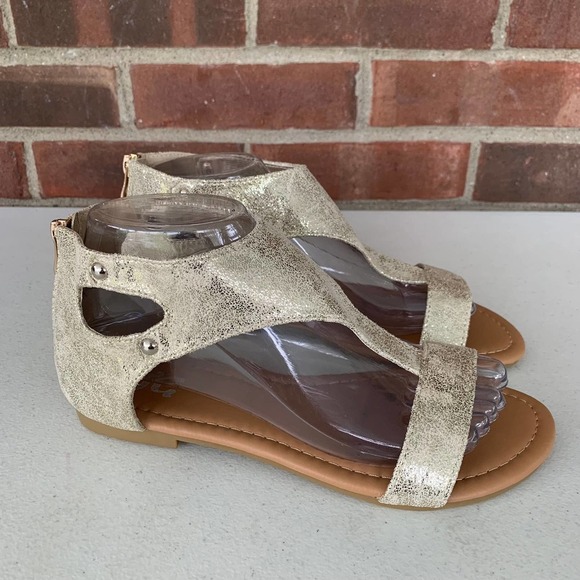 Journee Collection Gold Back zip T-Strap Flat Sandals Women's US 7.5 NEW - Picture 1 of 8
